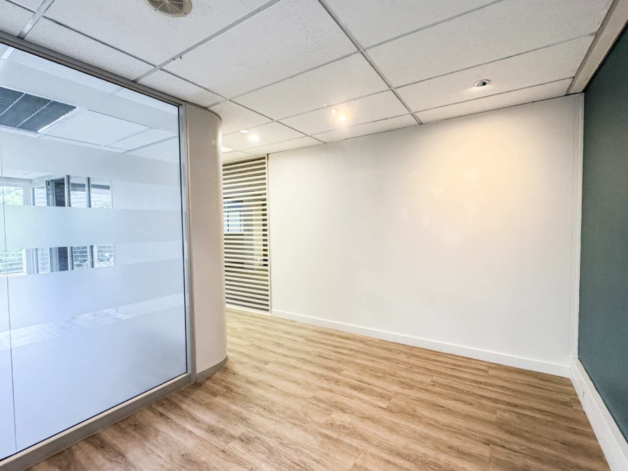 To Let Commercial Property for Rent in Mouille Point Western Cape